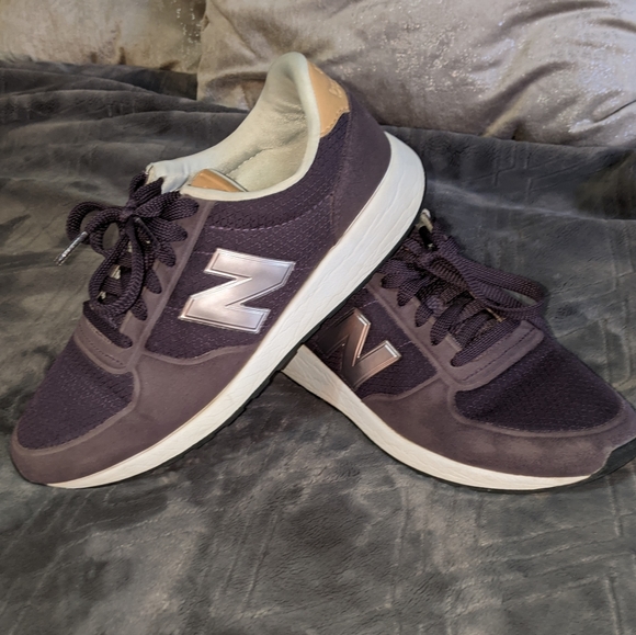Women's New Balance Shoes - Picture 3 of 6